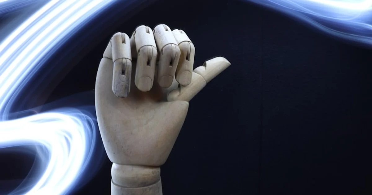 روبوت آينشتاين في الفصول الدراسية: هل ينهي عصر الواجبات المنزلية التقليدية؟