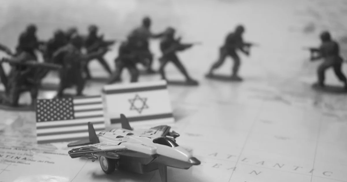 كيف تعيد التوترات العالمية تشكيل مراكز القوى داخل الأنظمة السياسية المعاصرة؟